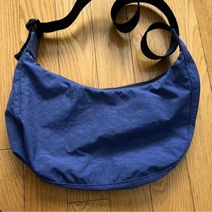 BAGGU medium nylon crescent bag